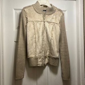 Beige zipper sweater jacket with faux fur detailing, super soft